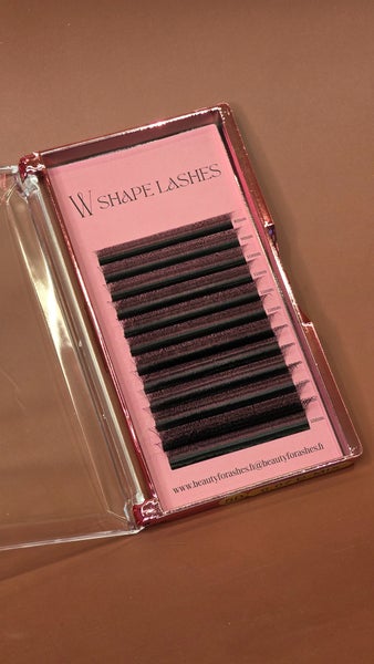 W shape lashes
